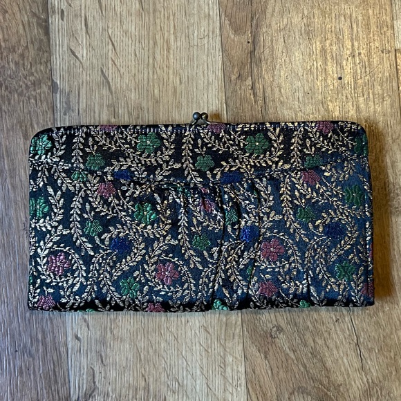 Vintage 1960’s Silk Brocade Embroidered Gold Metallic Clutch/Wallet - Picture 6 of 6